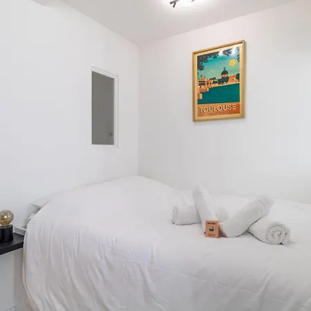 Comfortable And Quiet Апартаменты *